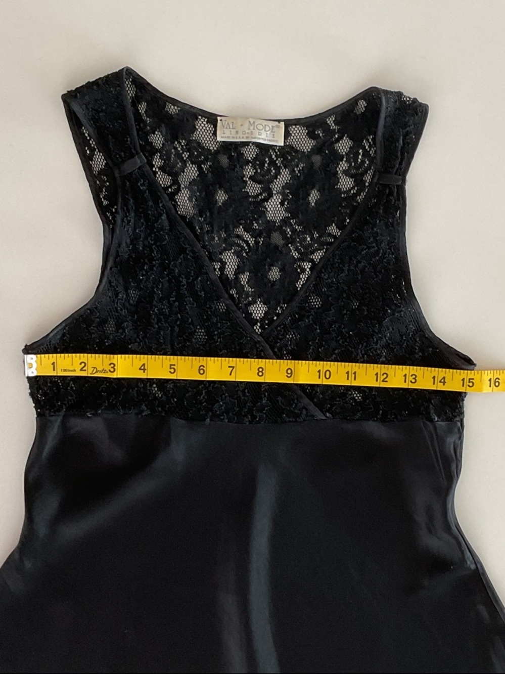 VAL MODE Black Lace-Top Satin Chemise | medium - Picture 5 of 16